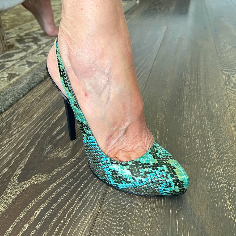 Rachel Roy snakeskin slingback pointed toe heels - Picture 2 of 9